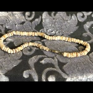 Vintage shell choker
